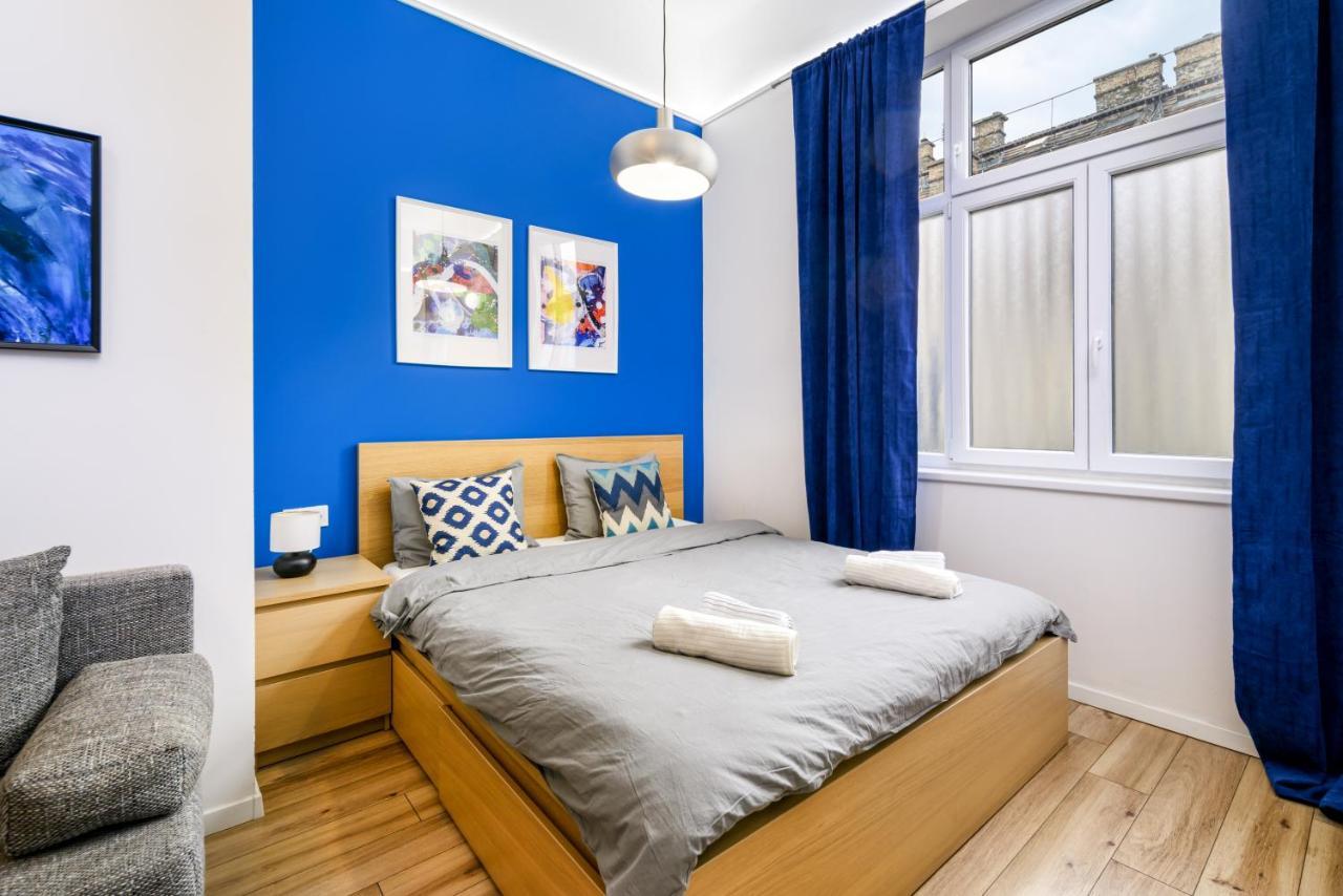 Stylish Blue In The Heart Of Budapeste