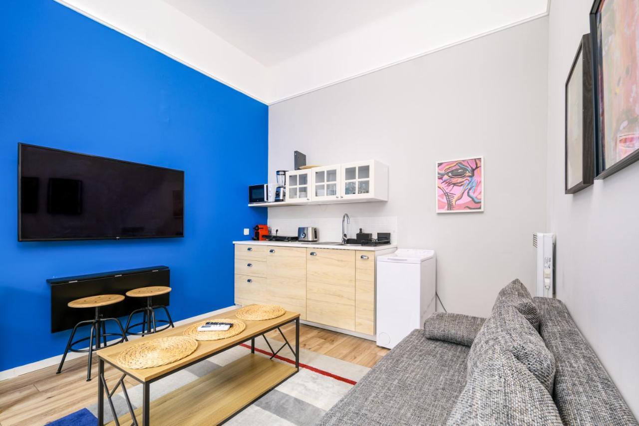 Stylish Blue In The Heart Of * Budapeste